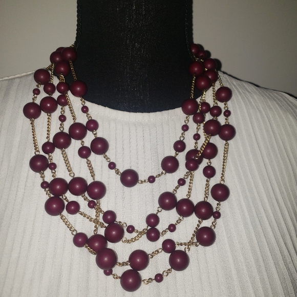 Eggplant/Fuchia beads necklace - Picture 6 of 6